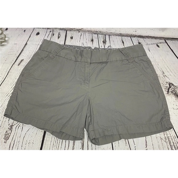 J.Crew Broken In Chino Classic Twill Short women’s Size 8 - Picture 1 of 7